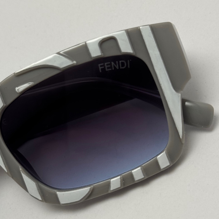 عینک آفتابی فندی FENDI طوسی کد 23087 - کیفیت مستر - لیمیتد ادیشن