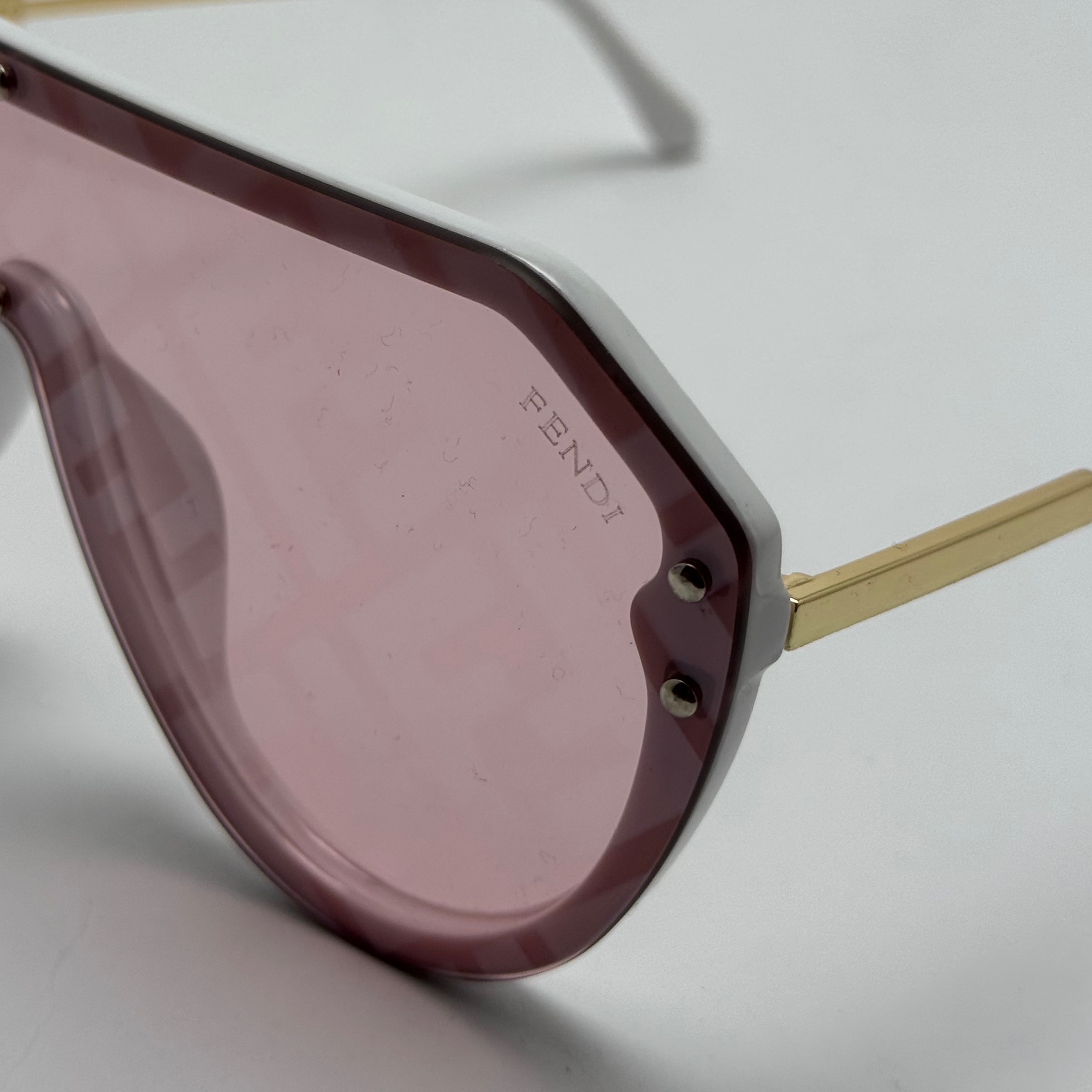 عینک آفتابی و شب فریم لس فندی FENDI صورتی کد 3