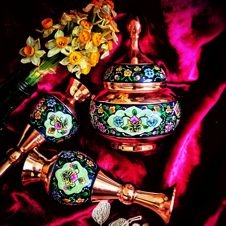 ست شکلات خوری و گلدان مس و پرداز مدل ترنج دار