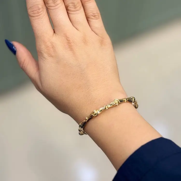 دستبند زنانه و دخترانه بنگل آبکاری نقره طرح بامبو رنگ ثابت فری سایز کد agy (پس کرایه)