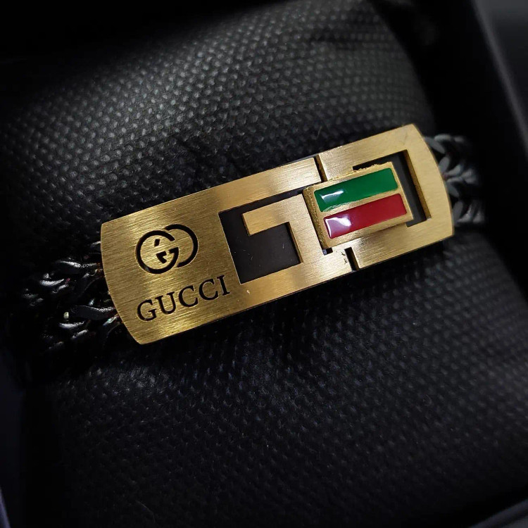 دستبند استیل مردانه پلاک گوجی GUCCI زنجیر چهار وجهی دولاین رنگ ثابت کد amp (پس کرایه)