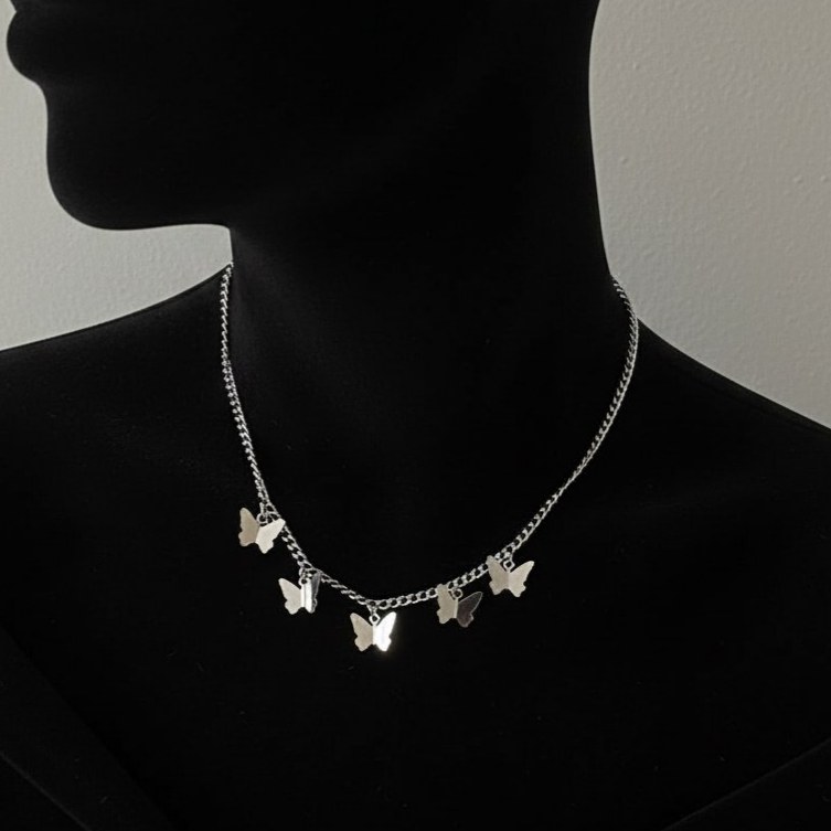 گردنبند و آویز زنانه و دخترانه جواهری و اسپرت مدل قلب و گوچی و در تنوع طرح رنگ ثابت کد zmc (پس کرایه)