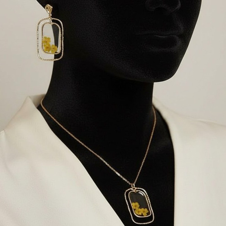 نیم ست گردنبند و گوشواره زنانه رنگ کاملا ثابت کد ztj (پس کرایه)