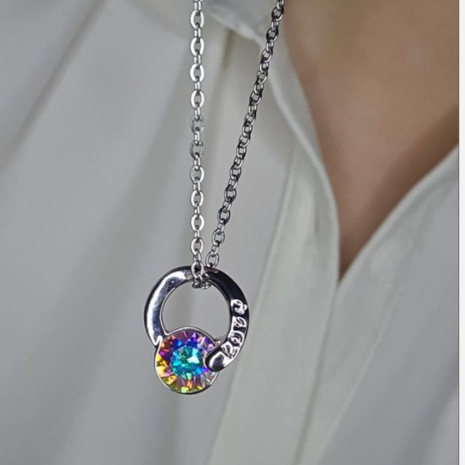 گردنبند و آویز نگین سواروسکی طرح کبوتر تنوع طرح رنگ کاملا ثابت کد vn (پس کرایه)