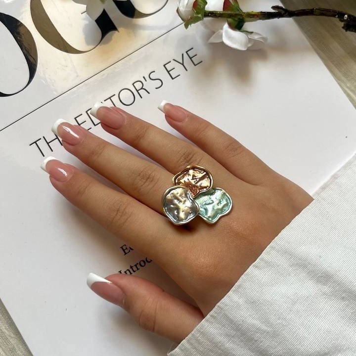 انگشتر میناکاری زنانه طرح گل سه برگی freesize در تنوع رنگ رنگ ثابت کد sm (پس کرایه)