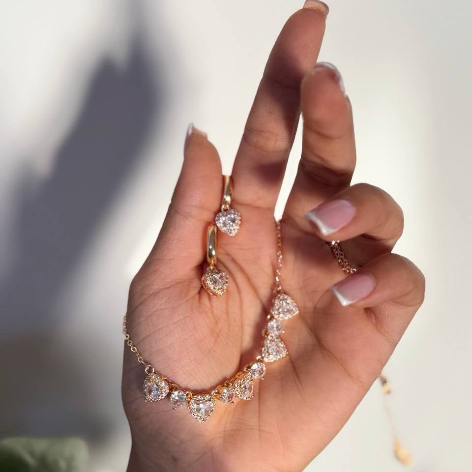 نیم ست گردنبند و گوشواره طرح گل نگین رنگ ثابت تنوع طرح کد sm (پس کرایه)