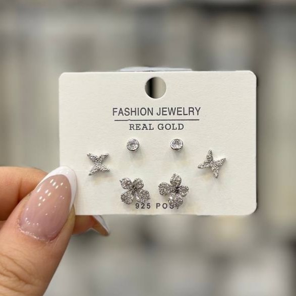گوشواره طرح جواهری طرح گل ونکلیف vancleef و نگین سه جفتی تنوع طرح رنگ ثابت کد gy