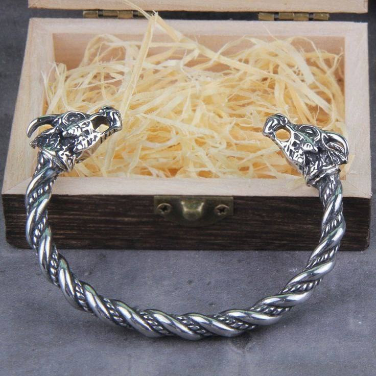 دستبند بنگل استیل طرح خاص و در طرح های متنوع دیگر رنگ کاملا ثابت کد ki