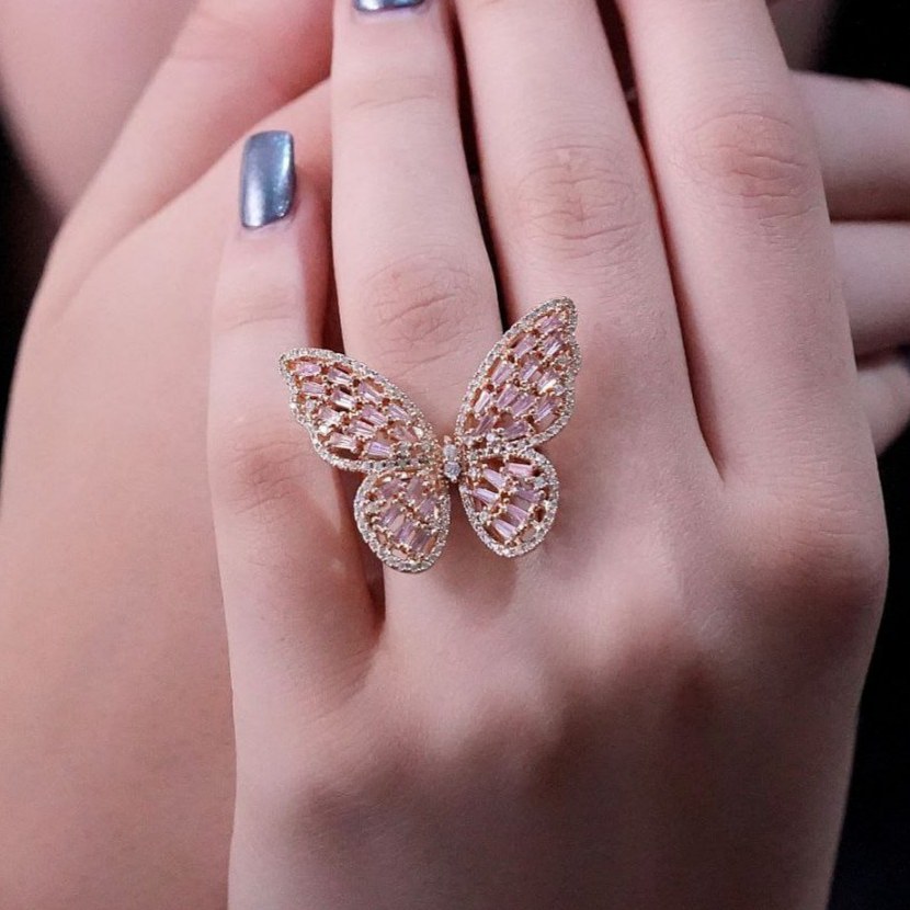 انگشتر زنانه جواهری طرح پروانه نگین دار فری سایز freesize رنگ ثابت در تنوع طرح کد mp