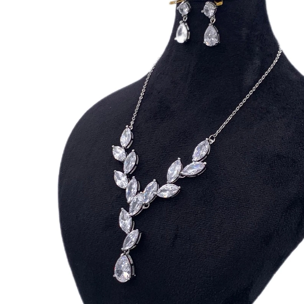 نیم ست زنانه مدل KYNSER02 استیل با آبکاری طلا و کریستال اتریشی