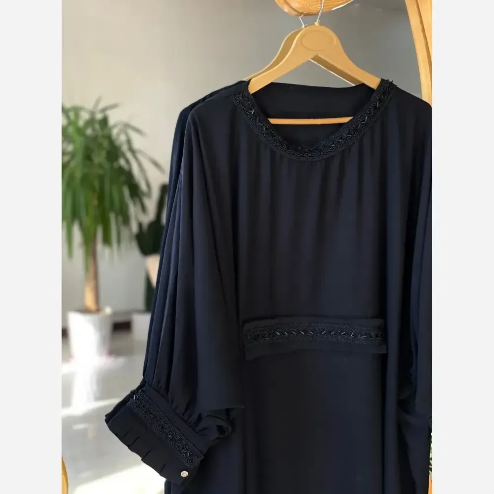 عبا زنانه مدل راحیل جنس الیزه درجه یک رنگ مشکی فری سایز تا 50 (2)