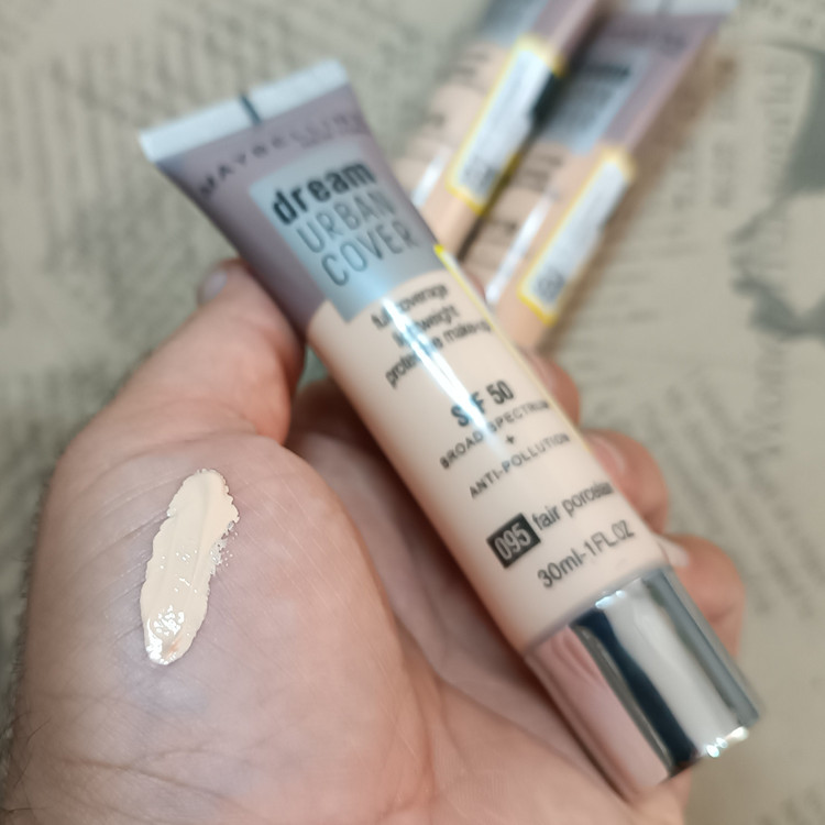 کرمپودر گیاهی بژ روشن کرم پودر ضدآب اورجینال Maybelline foundation