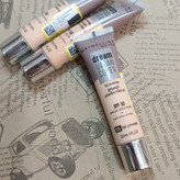 کرمپودر گیاهی بژ روشن کرم پودر ضدآب اورجینال Maybelline foundation