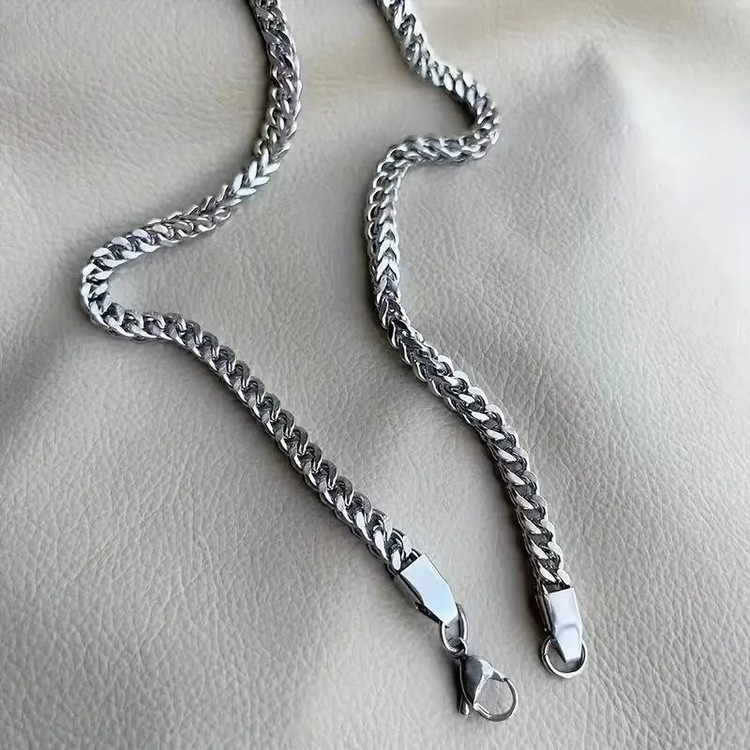 گردنبند مکعبی استیل گالری هیما
