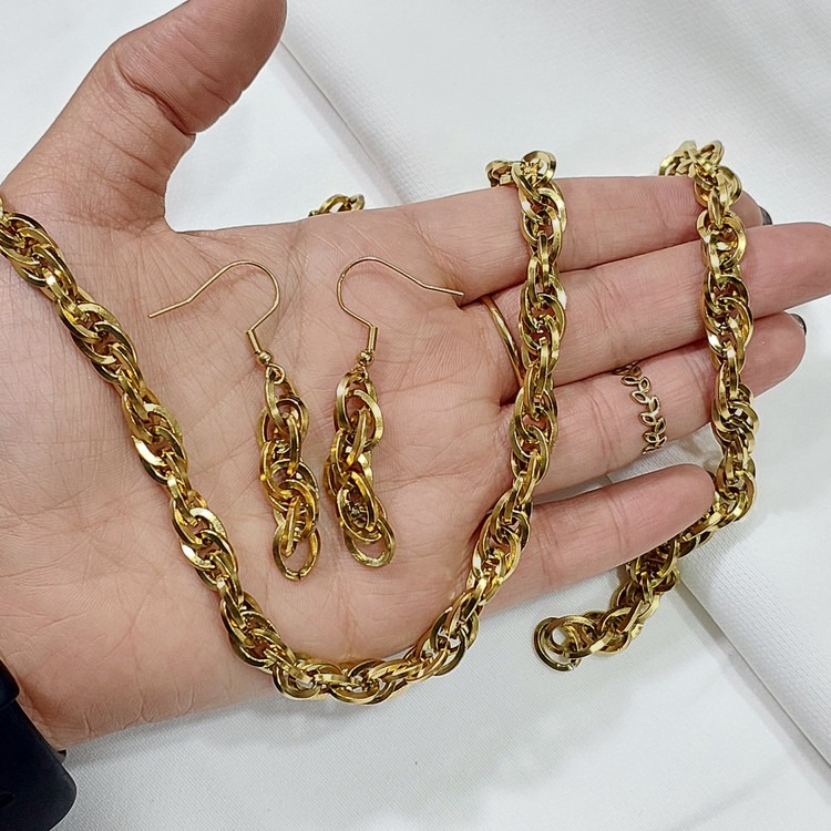 سرویس کامل زنانه ست گردنبند دستبند و گوشواره استیل درجه یک مشابه طلا