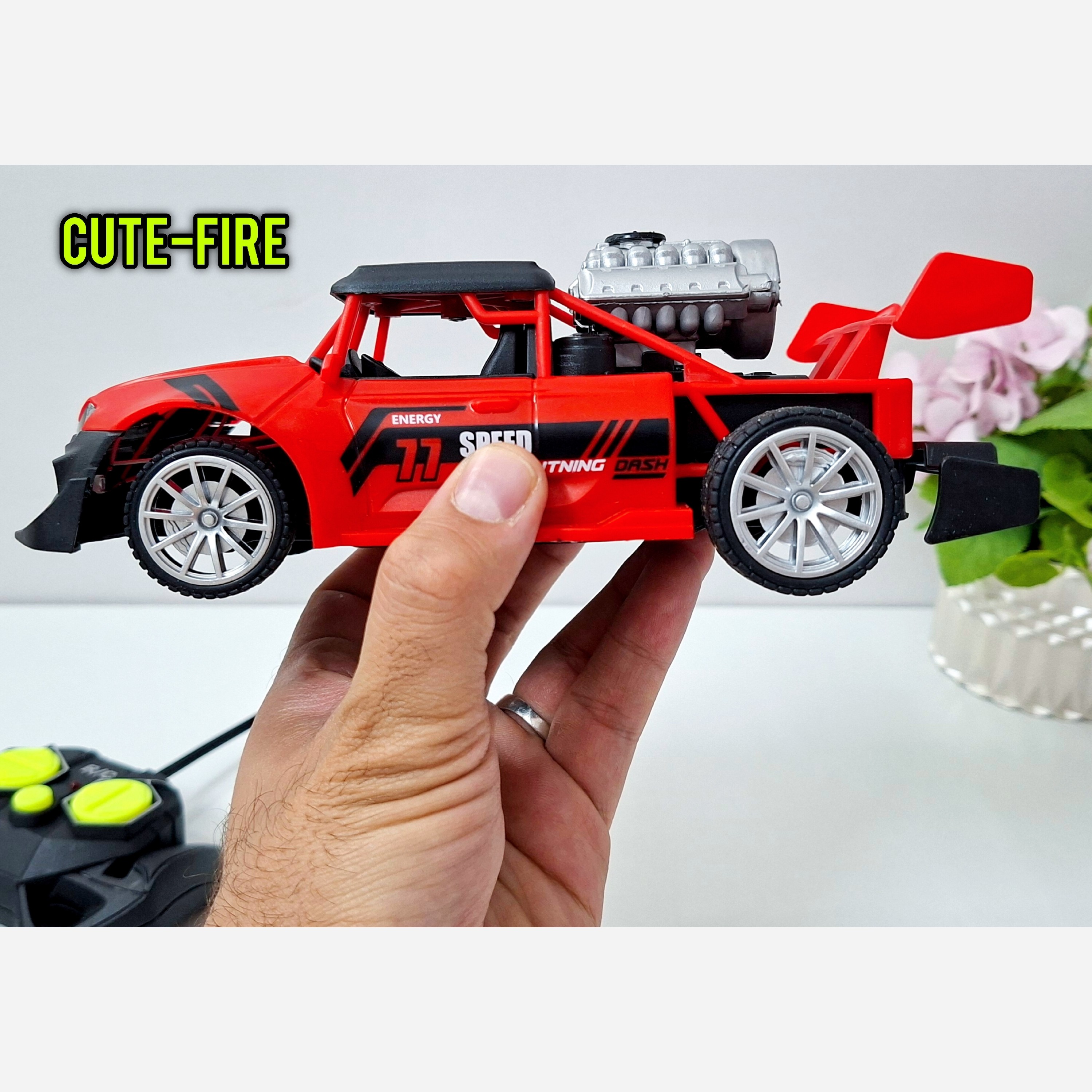 ماشین کنترلی 4 کانال دودزا چراغدار باتری خور طرح مسابقه ای(غیر شارژی) با کیفیت و پرقدرت و پر سرعت