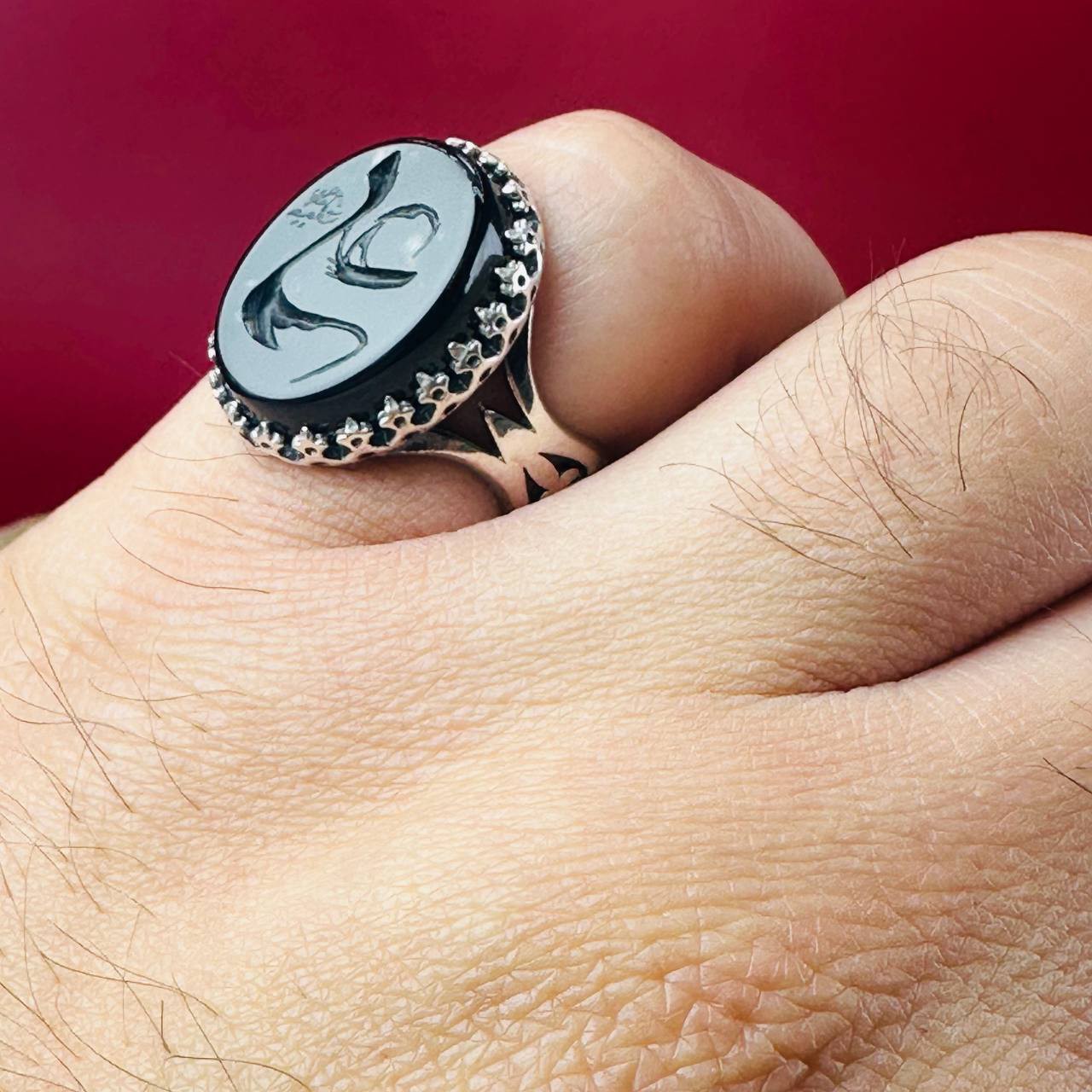 انگشتر نقره مردانه عقیق اصل خطی یا علی (ع)
