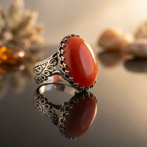 انگشتر الیاژی عقیق قرمز با رکاب طاوسی 8275