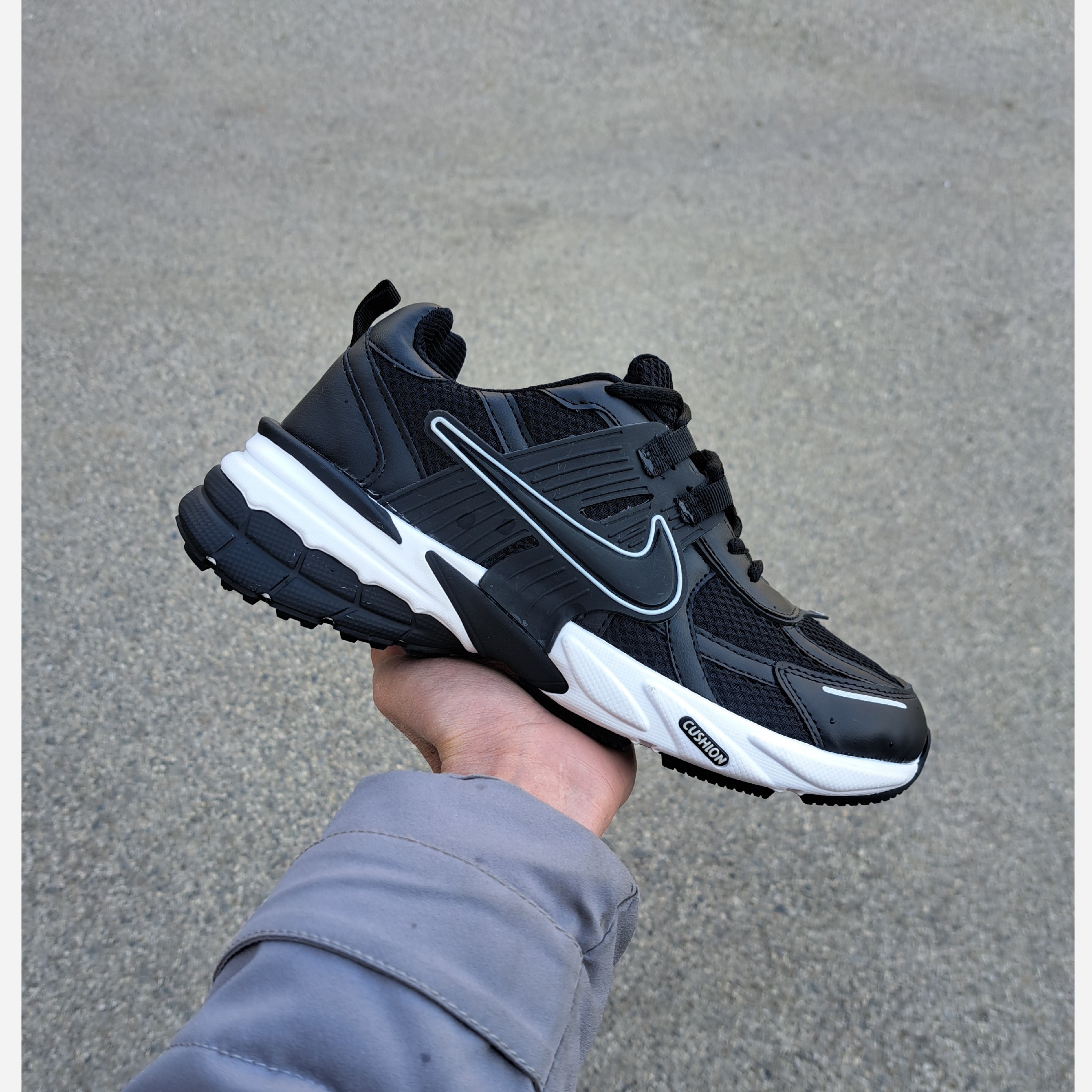 کفش v2k مردانه مشکی (کیفیت A+)