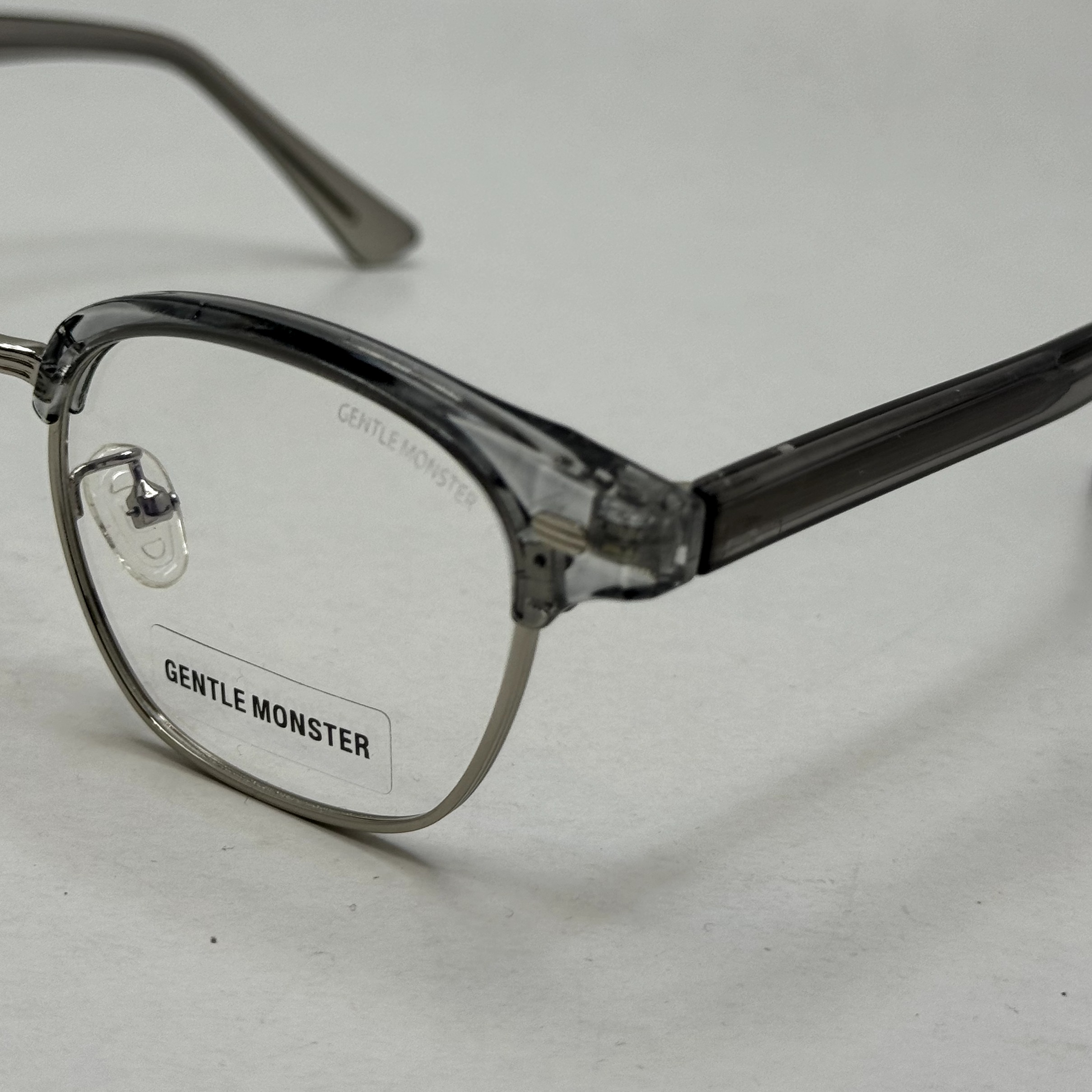 فریم عینک طبی بلوکات کلاب مستر برند جنتل مانستر دسته سیم کره ای نقره ای (ارسال رایگان)